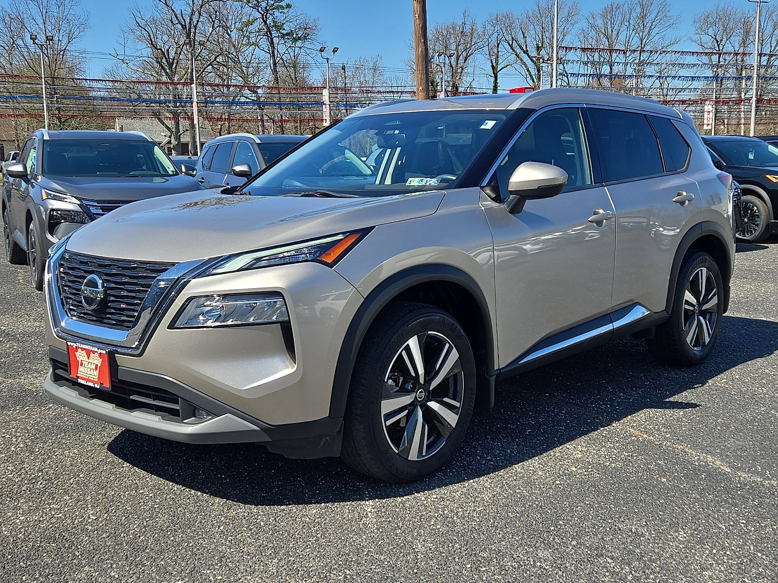 2021 Nissan Rogue SL photo 2