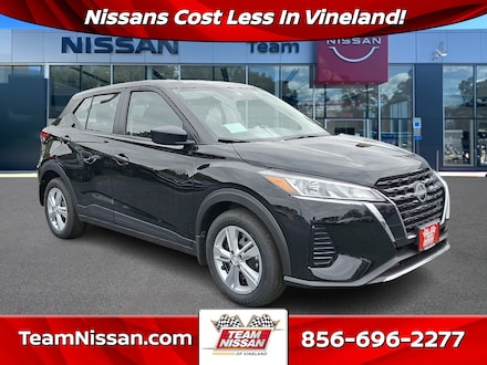 2025 Nissan Kicks Play S S FWD