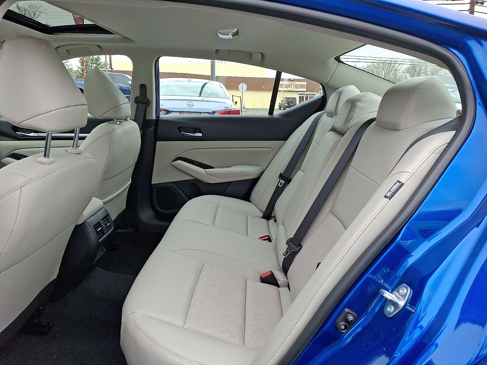 2025 Nissan Altima SL - Photo 5