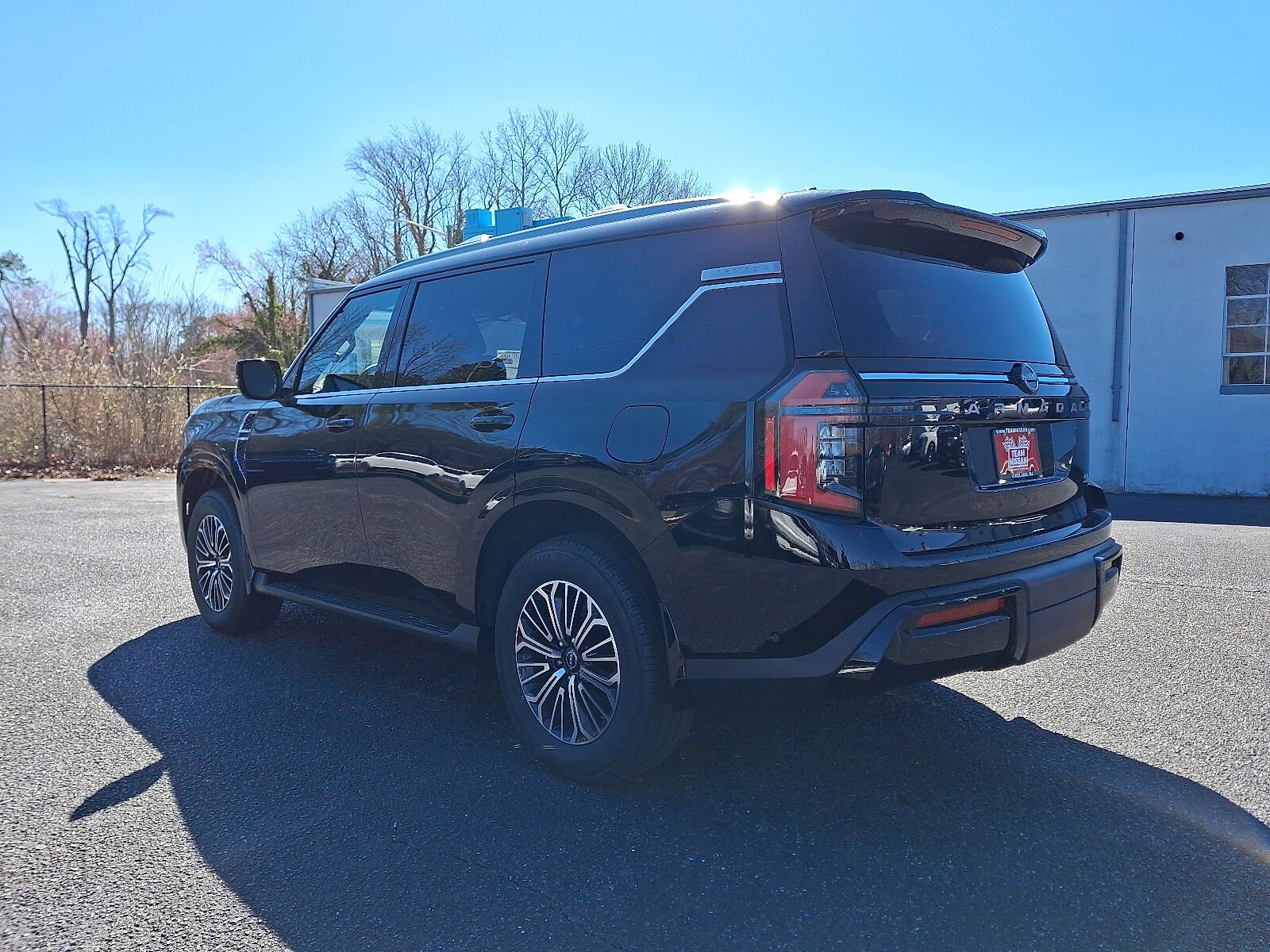 2025 Nissan Armada SL photo 3