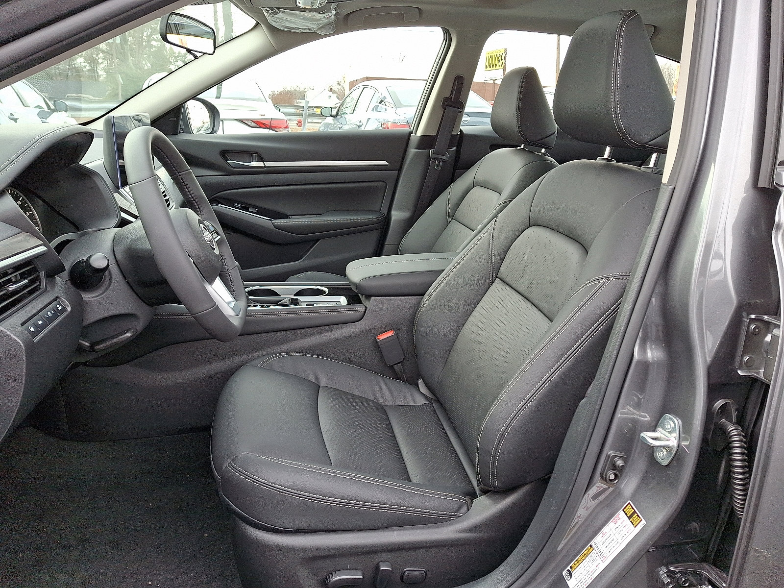 2025 Nissan Altima SL - Photo 6