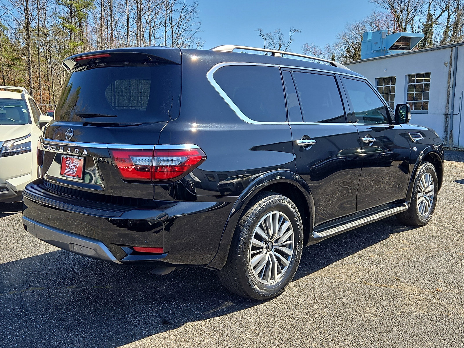 2021 Nissan Armada SV photo 5