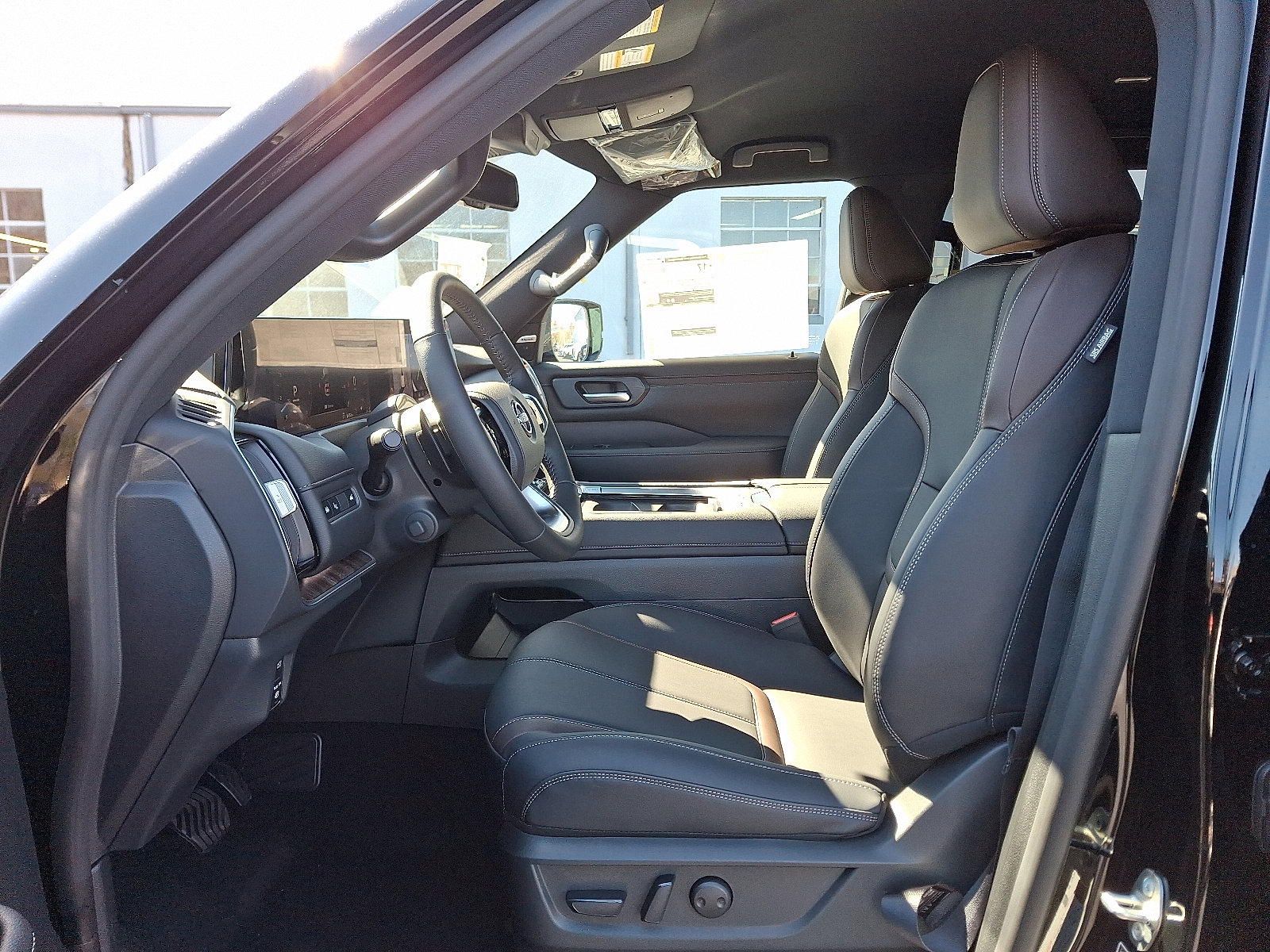 2025 Nissan Armada SL - Photo 7