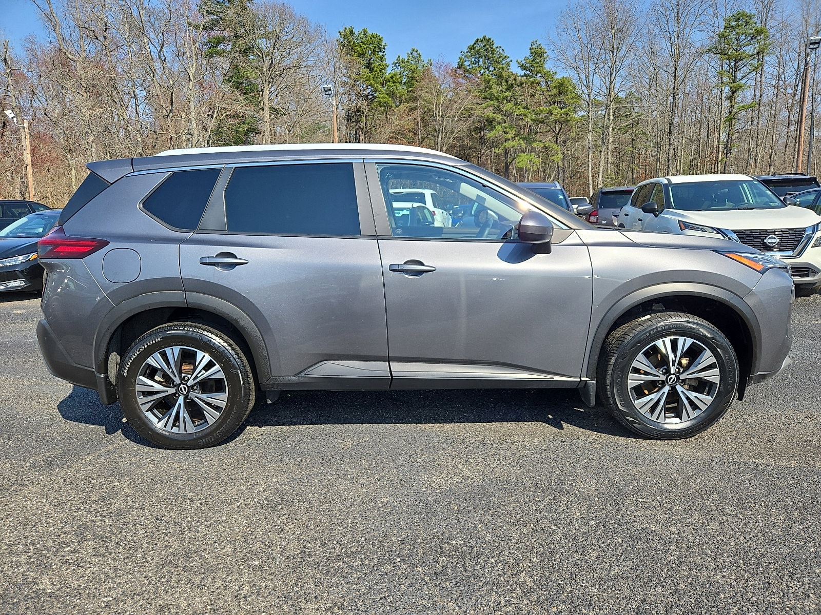 2023 Nissan Rogue SV photo 6