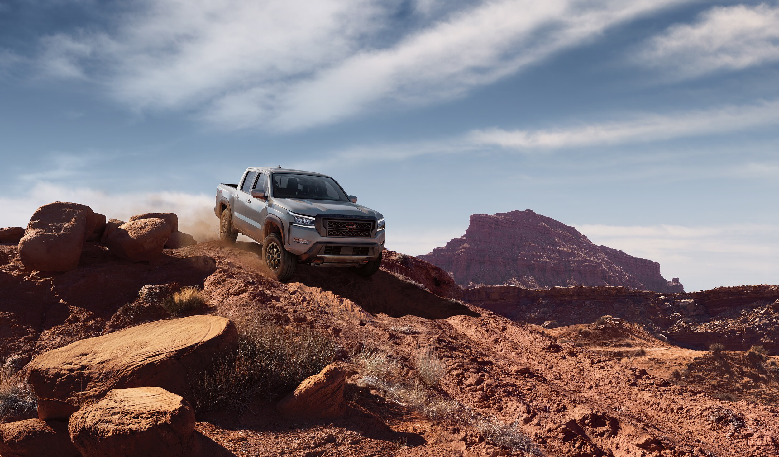 2023-Nissan-Frontier-PRO4X-CrewCab-Truck-L02.jpg