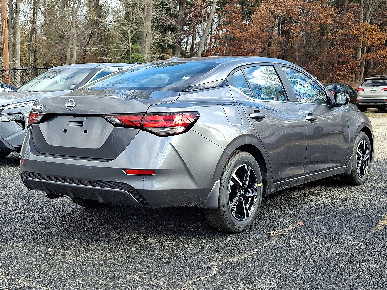 2025 Nissan Sentra SV photo 4