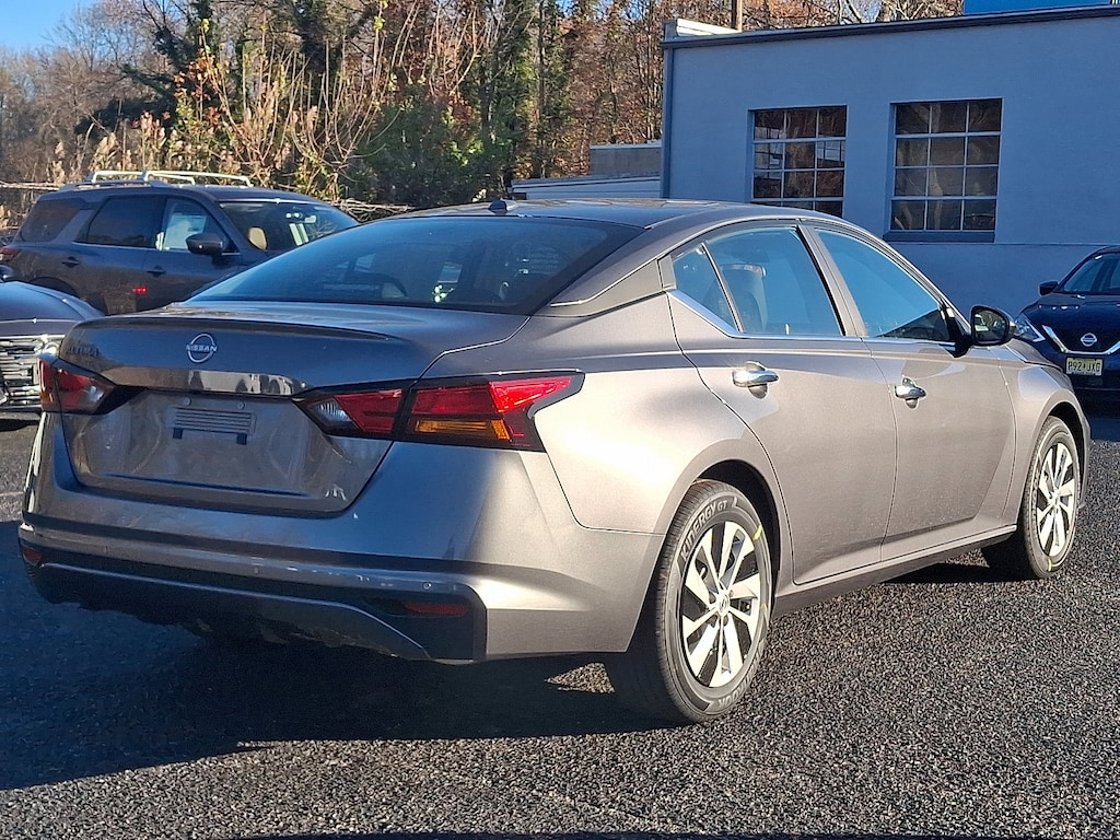 Used 2025 Nissan Altima S S FWD