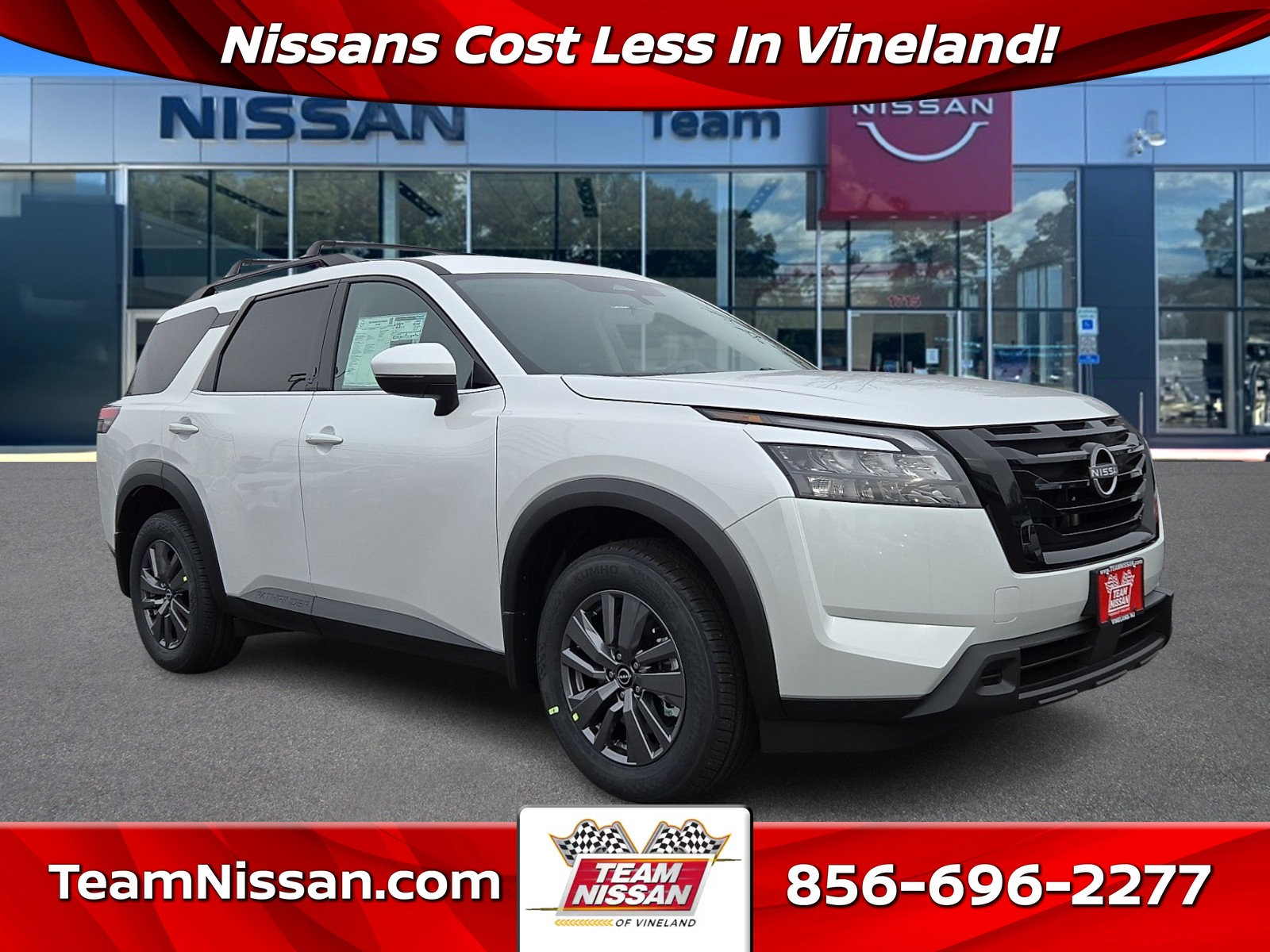 2025 Nissan Pathfinder SV's photo