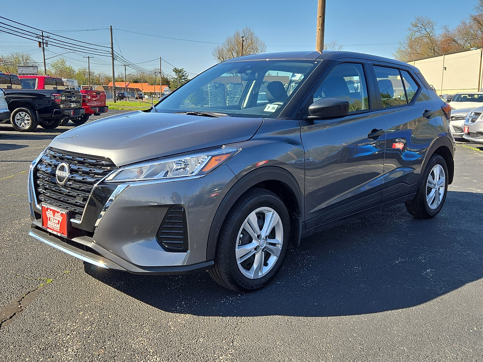 2025 Nissan Kicks Play S photo 2