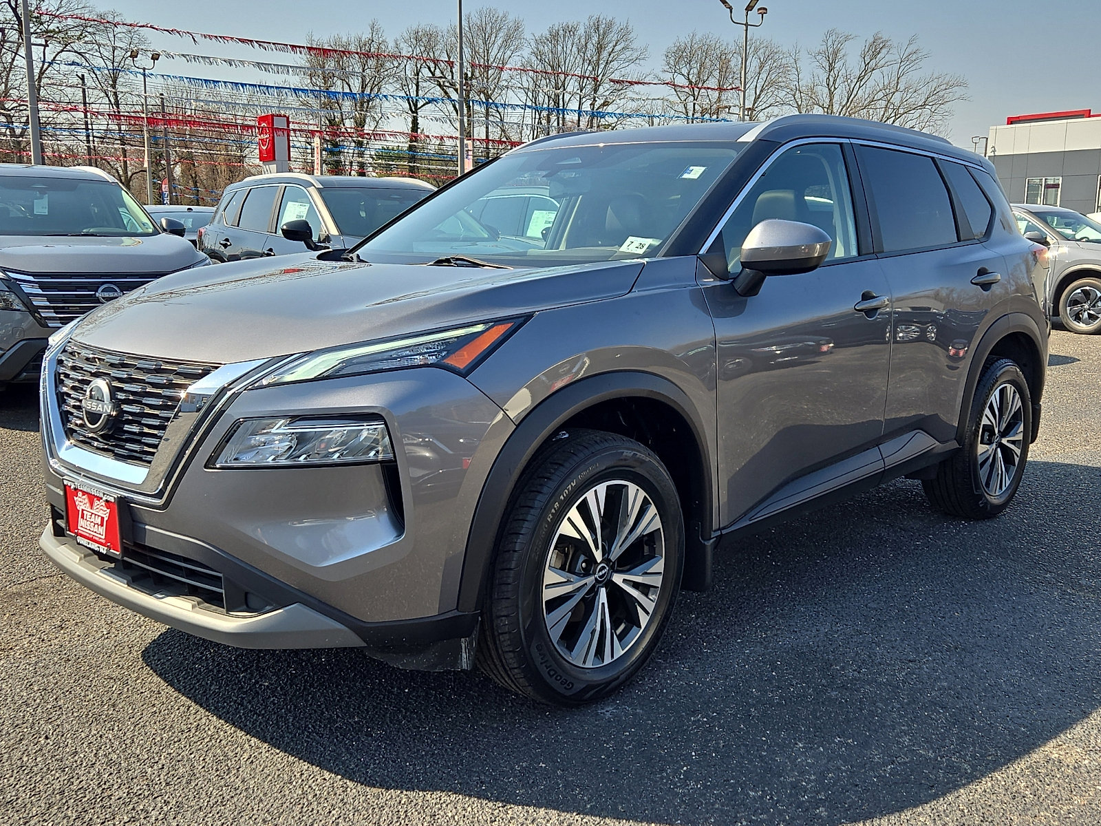 2023 Nissan Rogue SV photo 2