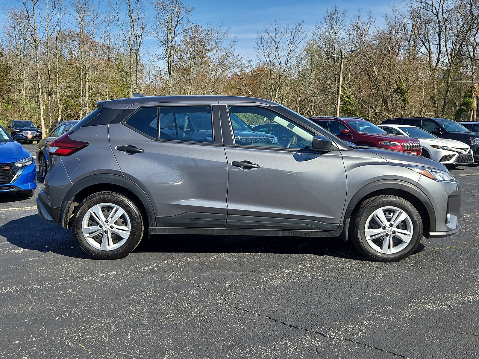 2025 Nissan Kicks Play S photo 6