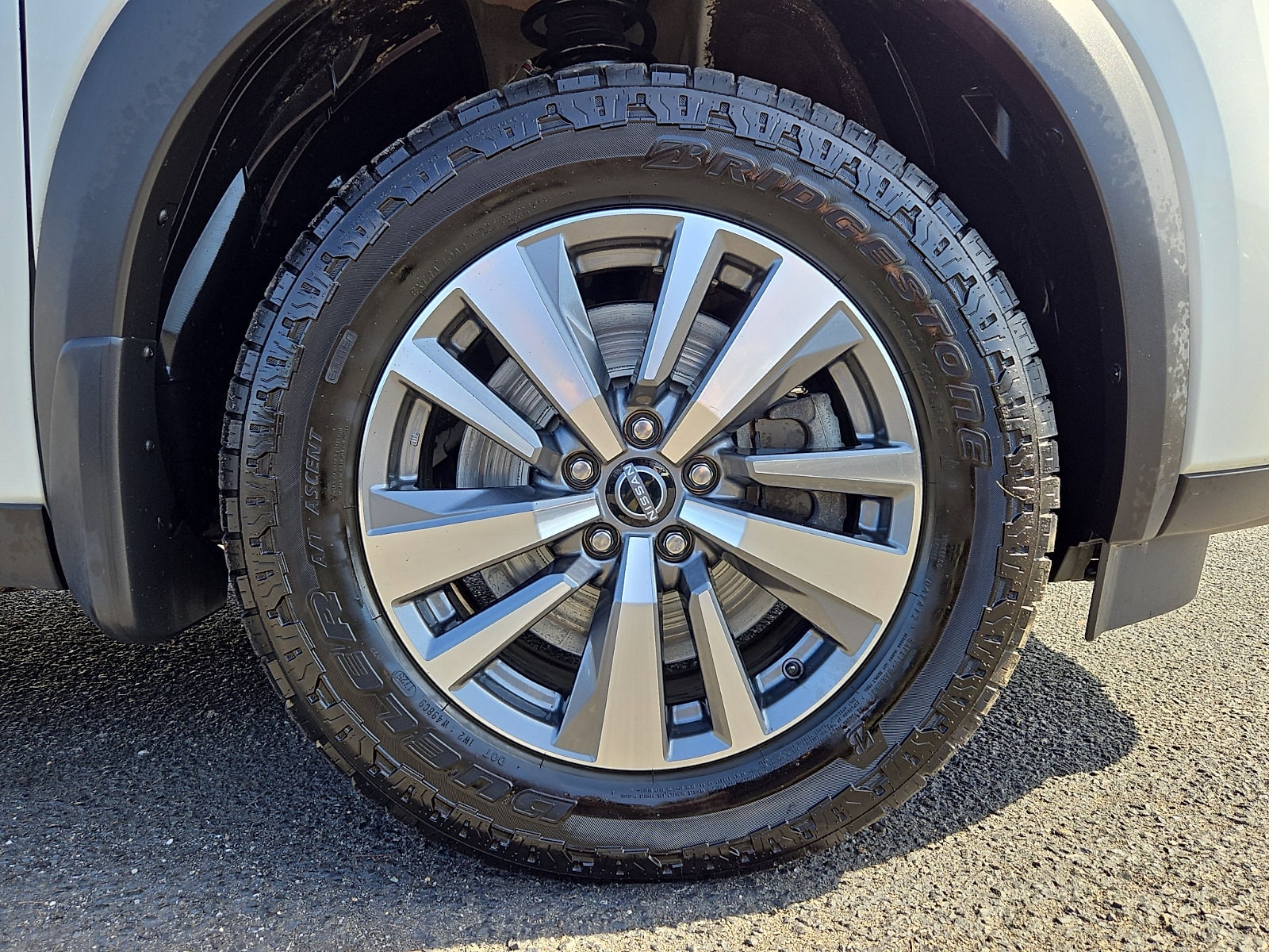 2023 Nissan Pathfinder SL photo 3