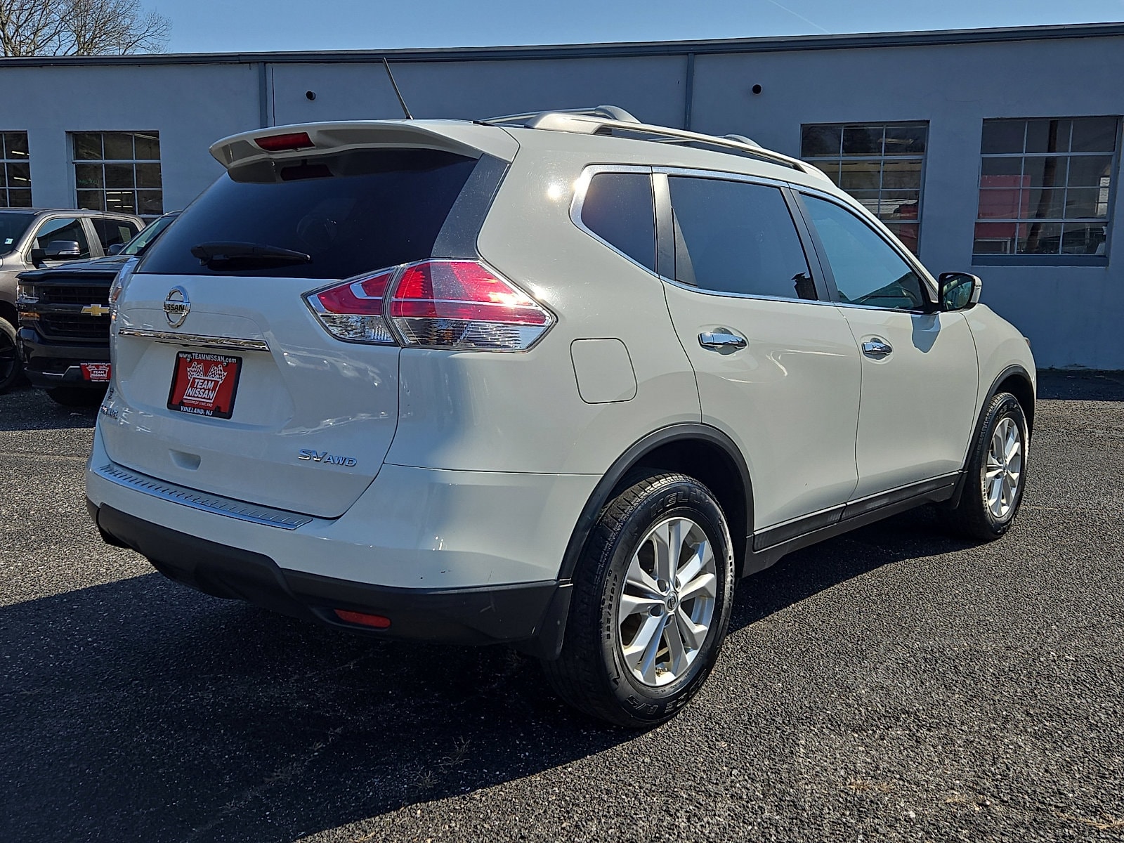 2015 Nissan Rogue SV photo 5