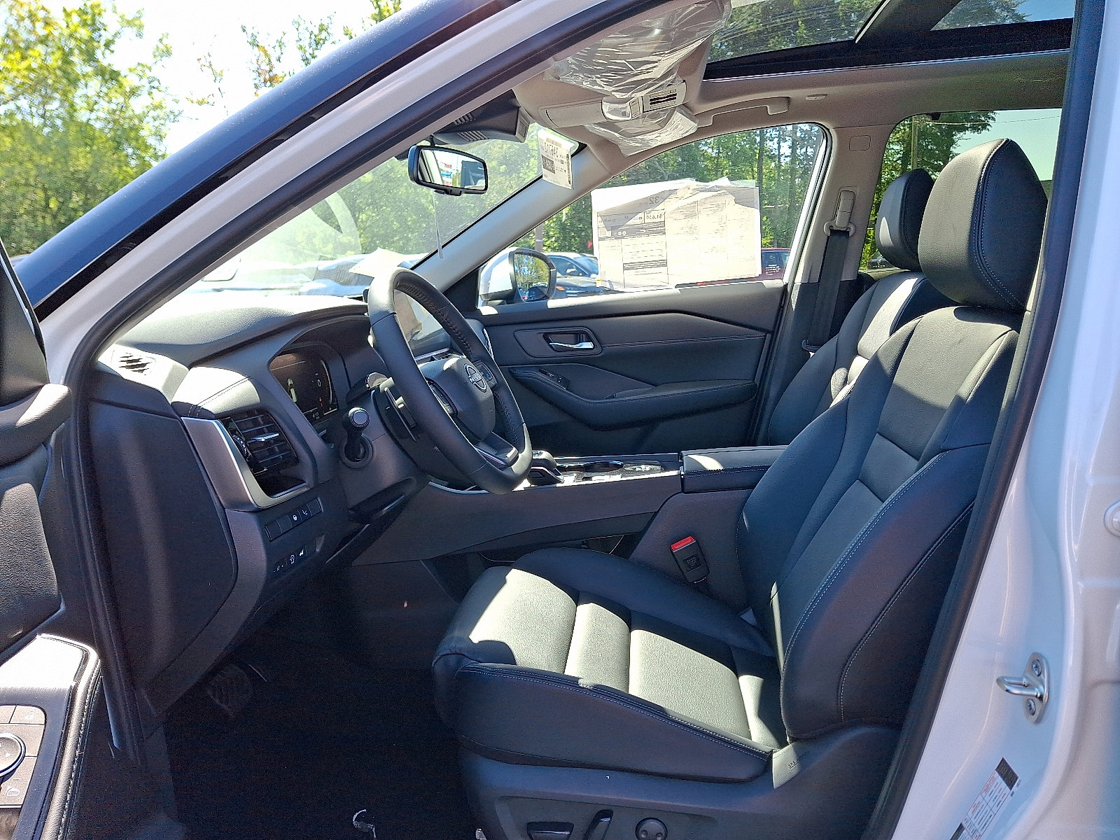 2025 Nissan Rogue SL - Photo 6