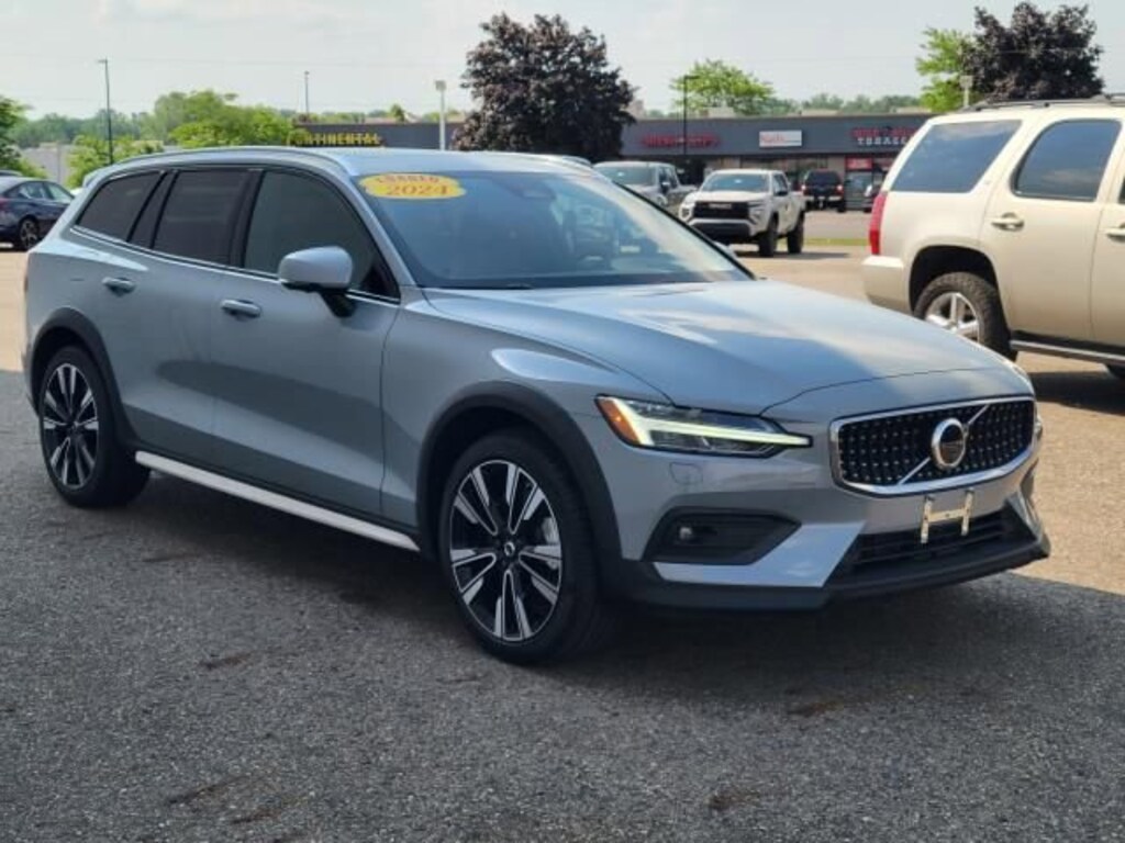 Used 2024 Volvo V60 Cross Country Ultimate Wagon