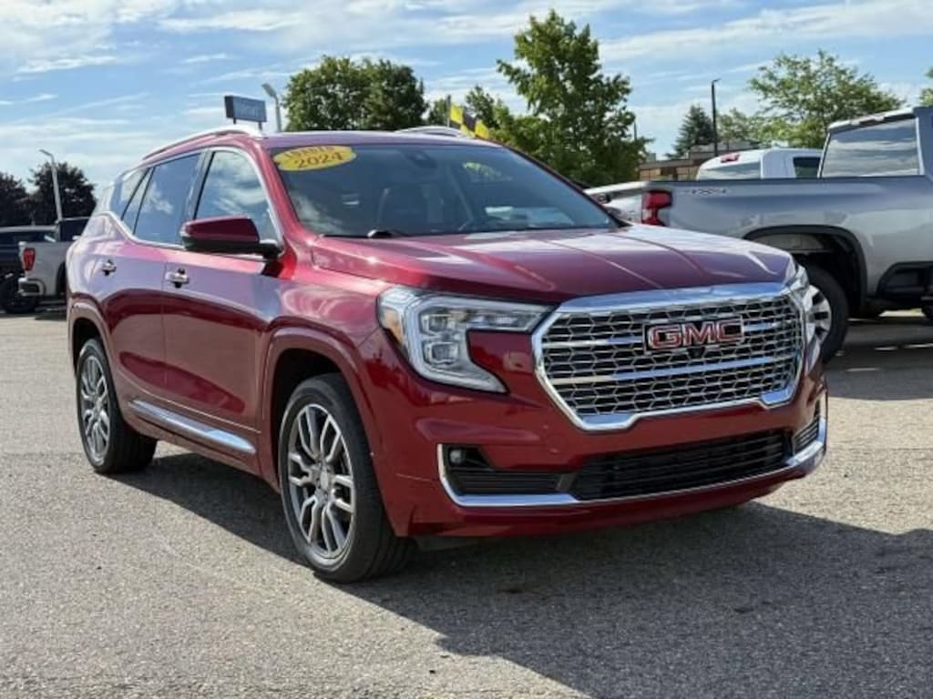 Used 2024 GMC Terrain Denali SUV