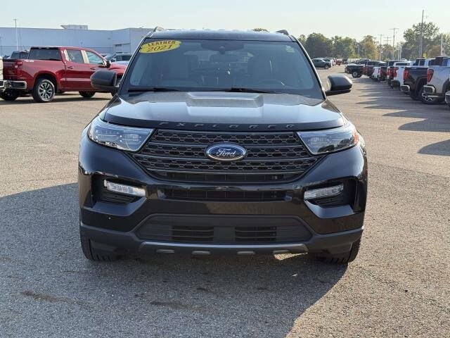 2021 Ford Explorer XLT photo 2
