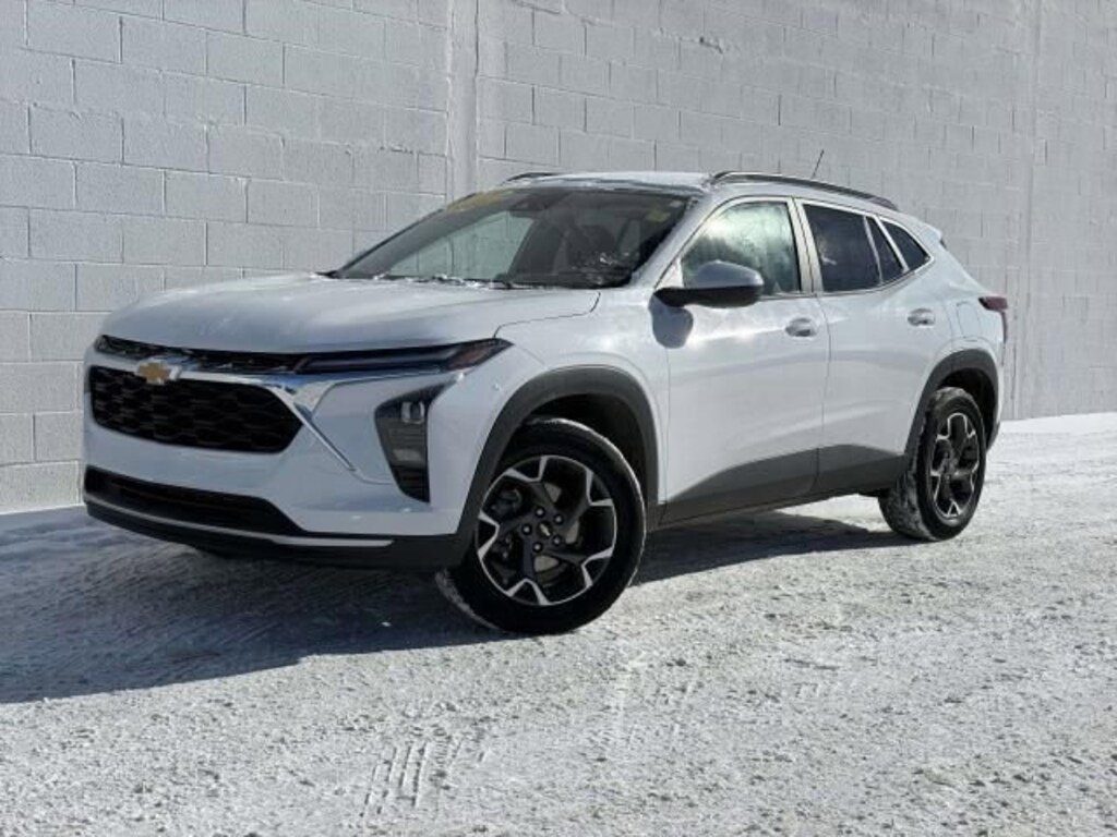 Used 2025 Chevrolet Trax LT SUV