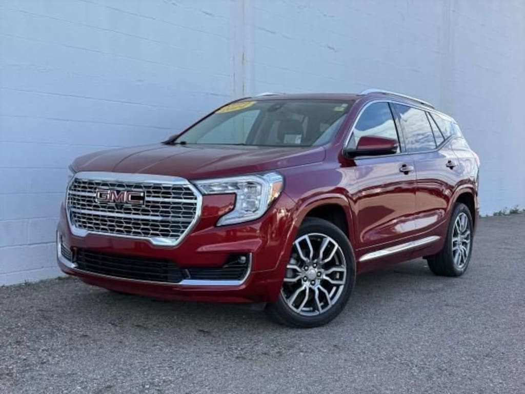 Used 2024 GMC Terrain Denali SUV