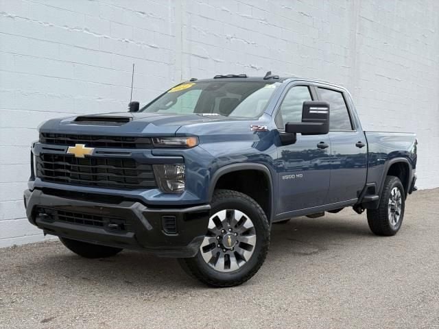 2024 Chevrolet Silverado HD Custom 4WD Crew Cab Standard Box's photo
