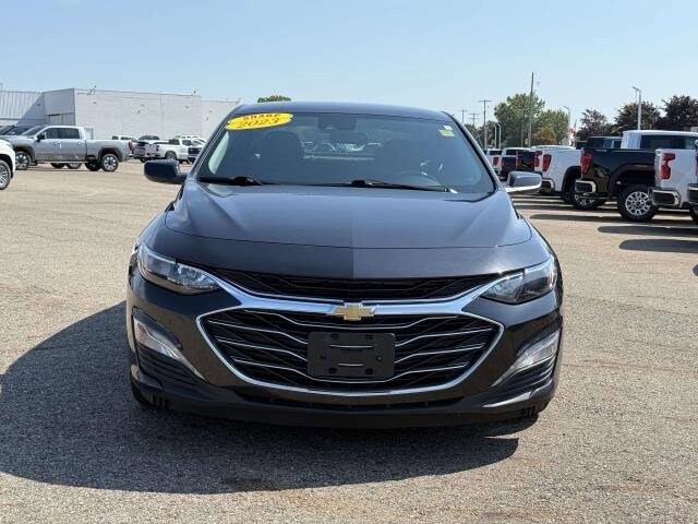 2023 Chevrolet Malibu 1LT photo 3