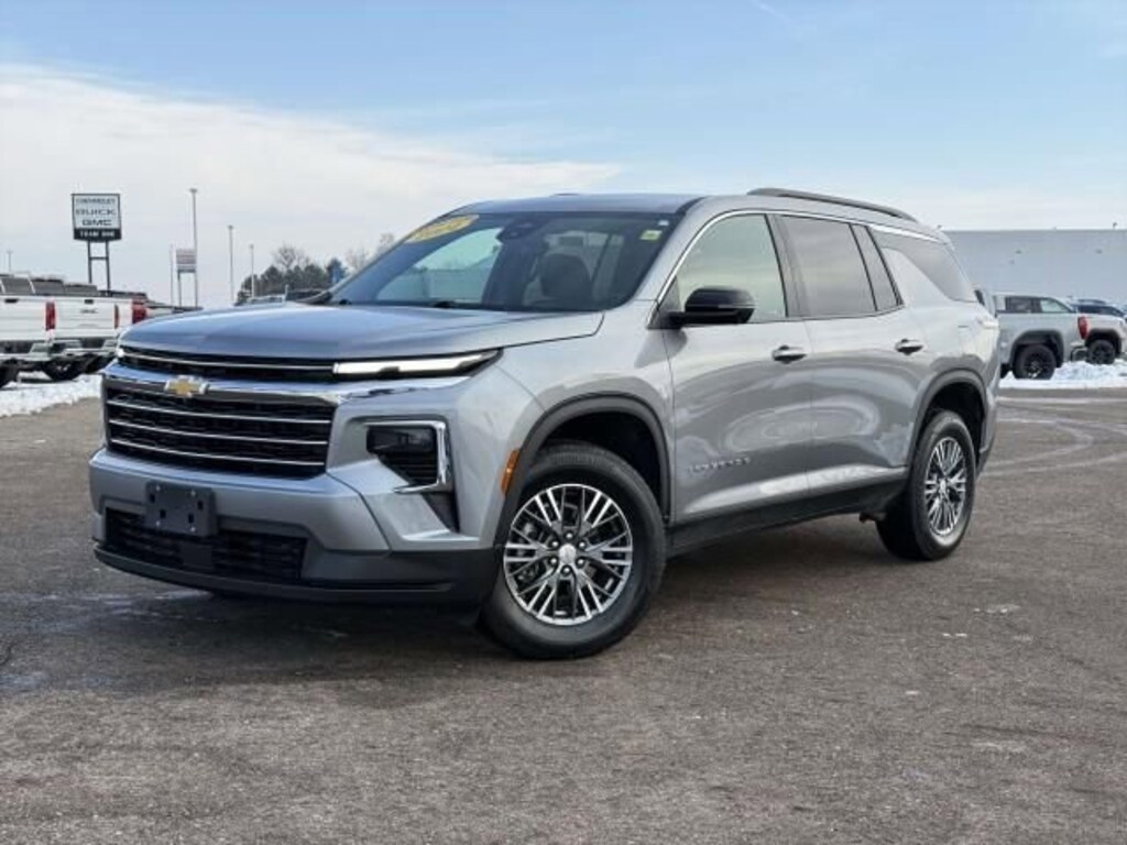 Used 2024 Chevrolet Traverse LT SUV