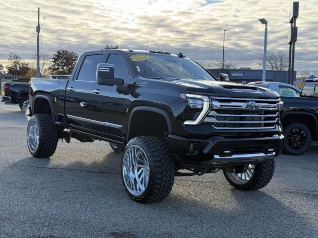 Used 2024 Chevrolet Silverado 2500 HD High Country Truck Crew Cab