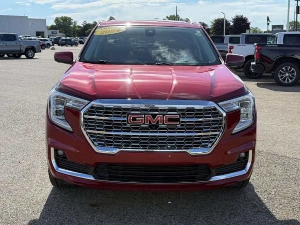 Used 2024 GMC Terrain Denali SUV