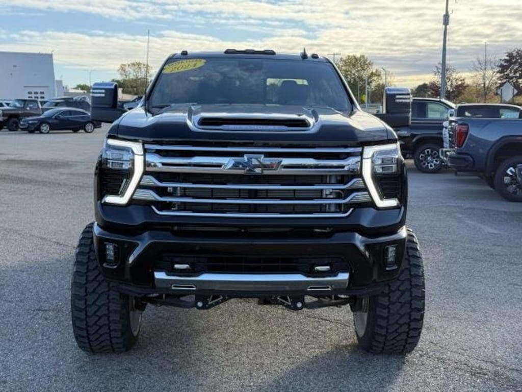 Used 2024 Chevrolet Silverado 2500 HD High Country Truck Crew Cab