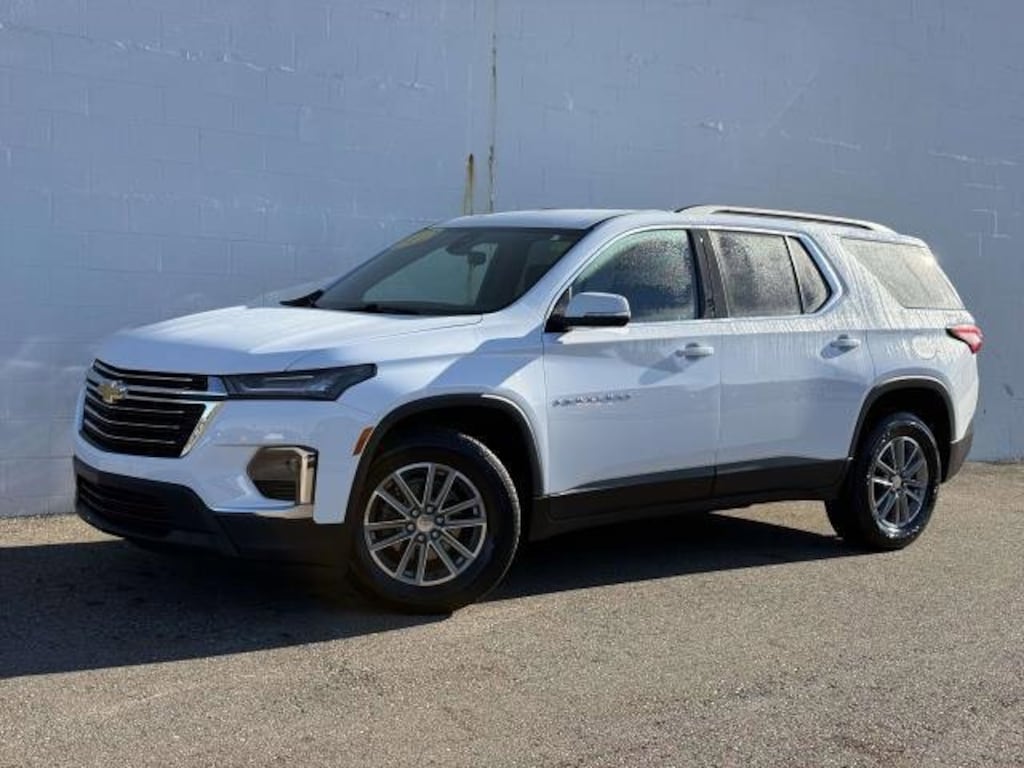 Used 2023 Chevrolet Traverse LT Cloth SUV