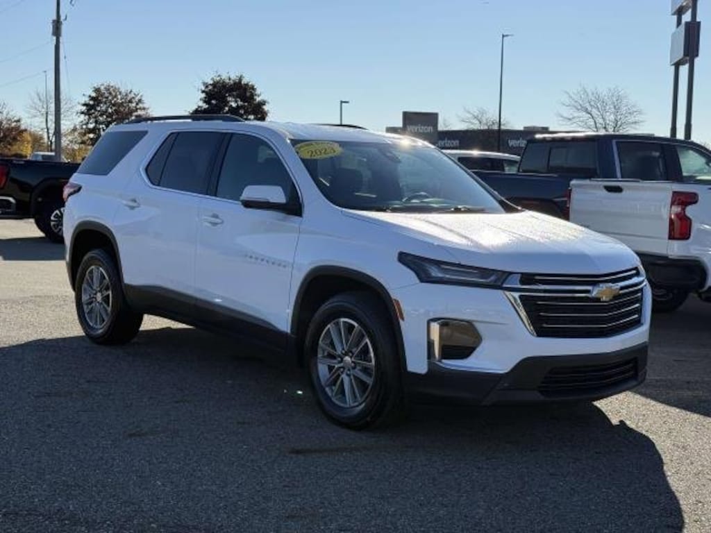 Used 2023 Chevrolet Traverse LT Cloth SUV