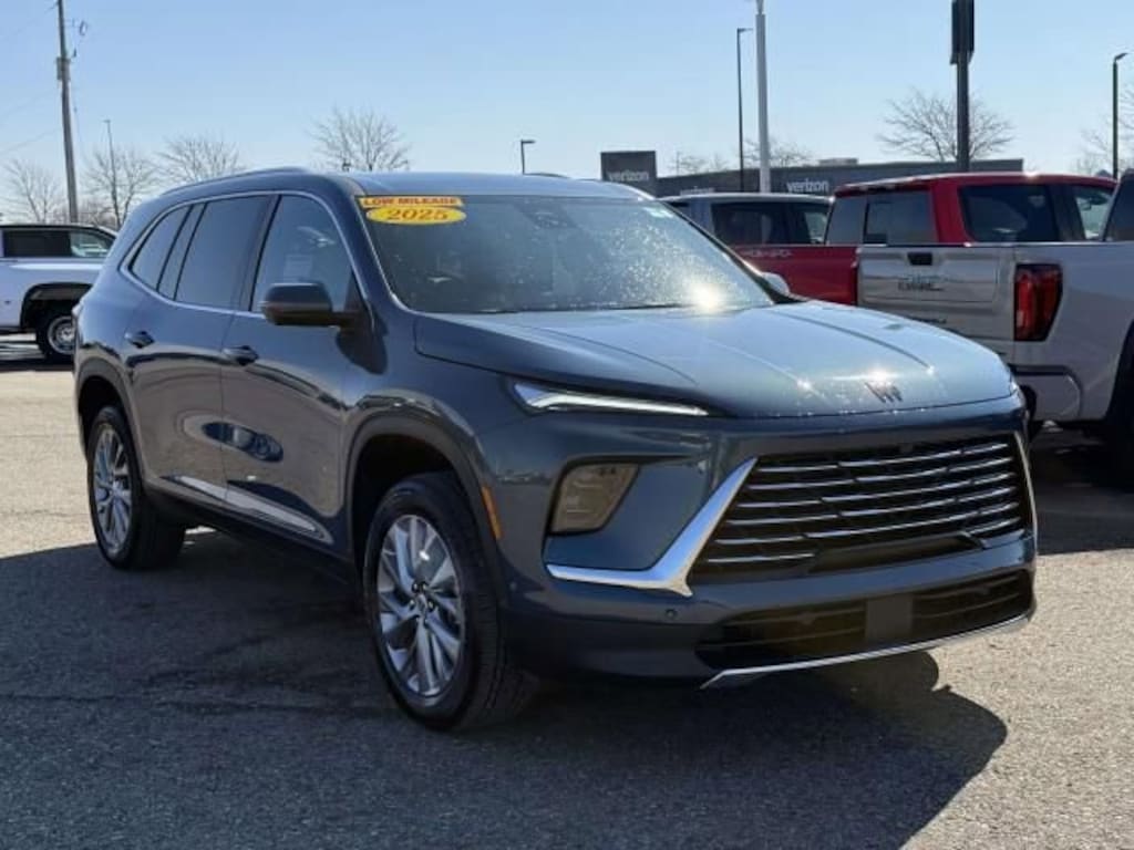 Used 2025 Buick Enclave Preferred SUV
