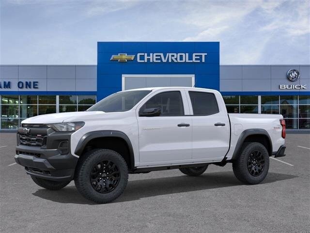2026 Chevrolet Colorado Trail Boss photo 2
