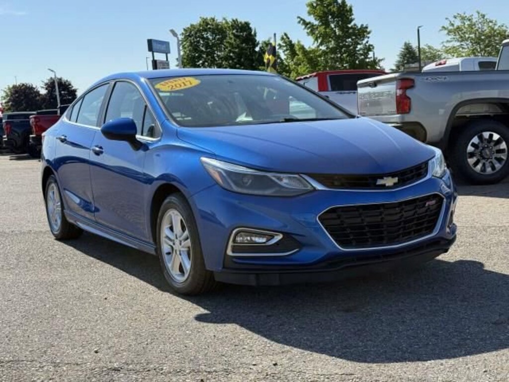 Used 2017 Chevrolet Cruze LT Sedan