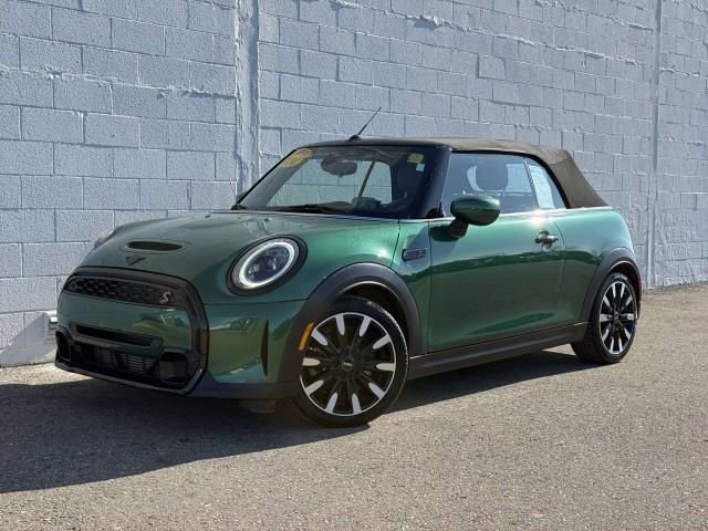 2024 MINI Convertible Cooper S's photo