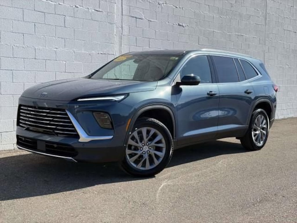 Used 2025 Buick Enclave Preferred SUV