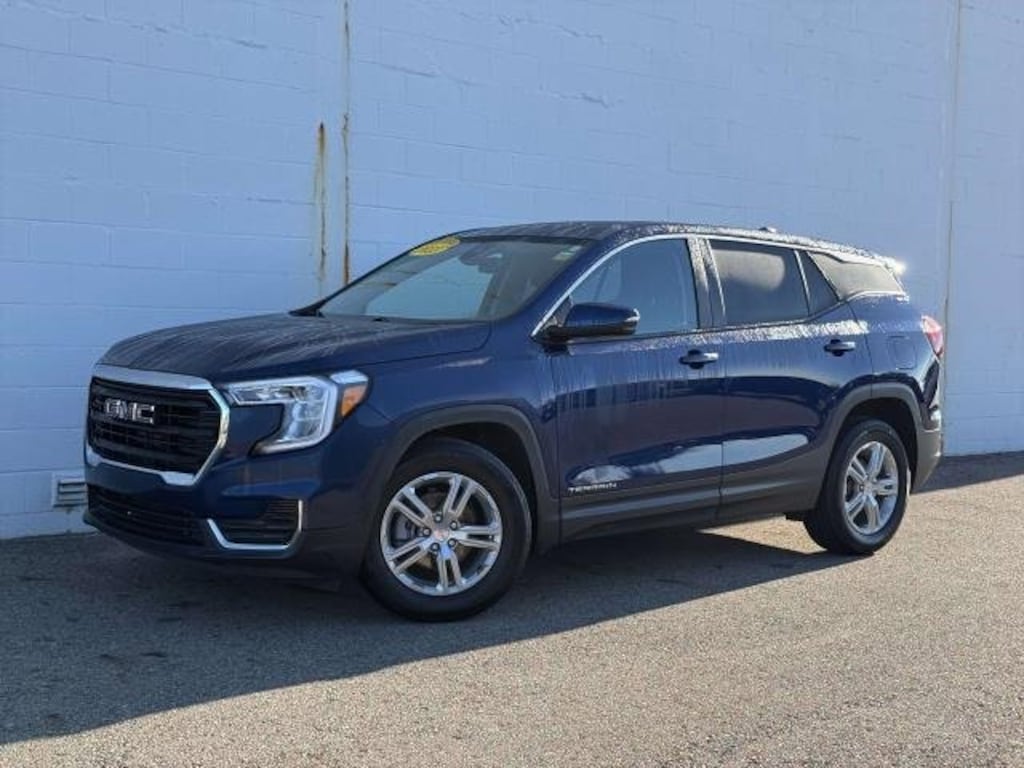 Used 2023 GMC Terrain SLE SUV