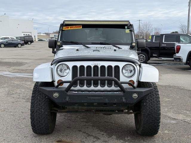 2012 Jeep Wrangler Unlimited Sahara photo 3