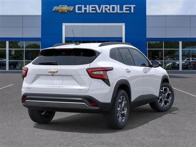 2025 Chevrolet Trax LT photo 3