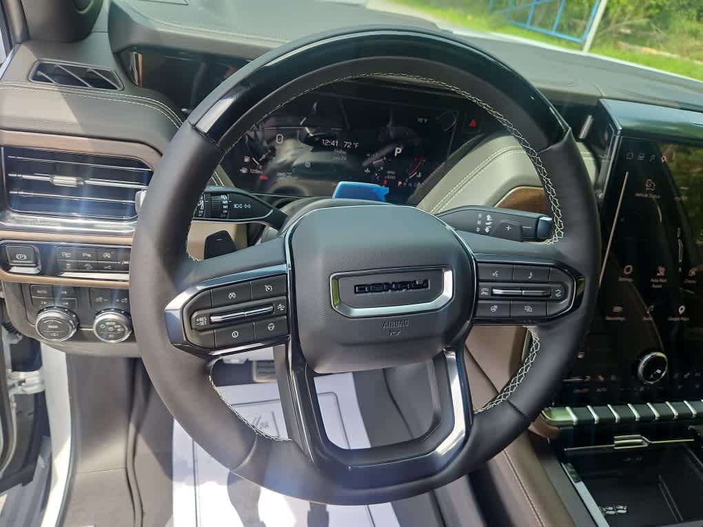 2026 GMC Yukon Denali Ultimate - Photo 12