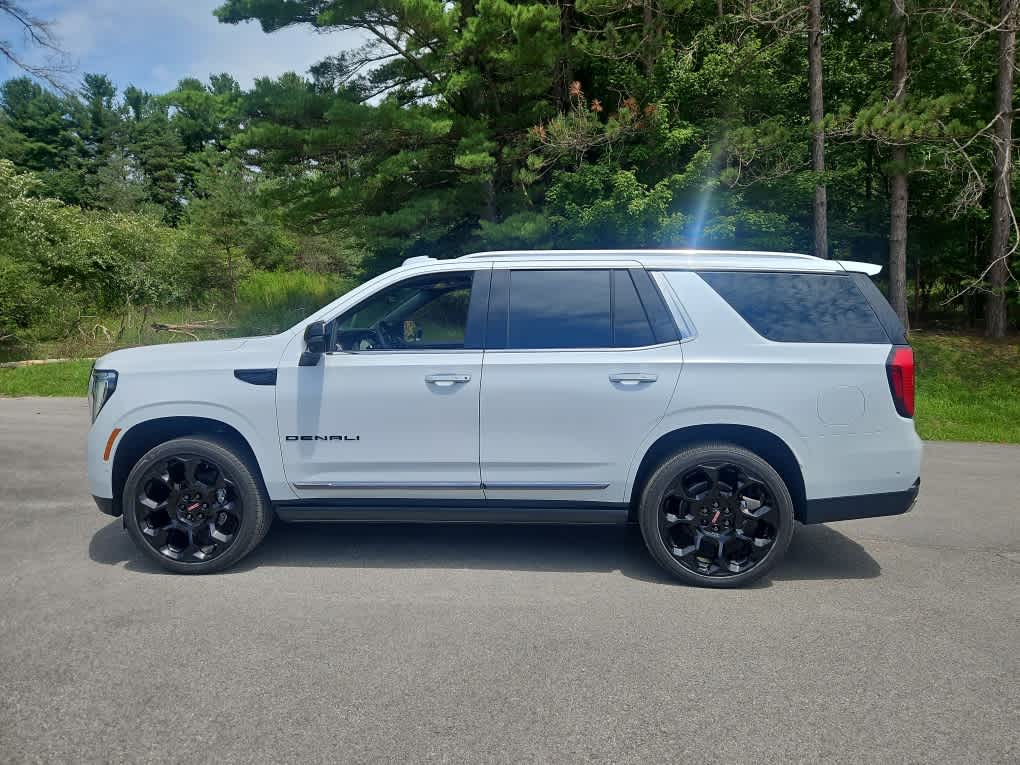 2026 GMC Yukon Denali Ultimate - Photo 2