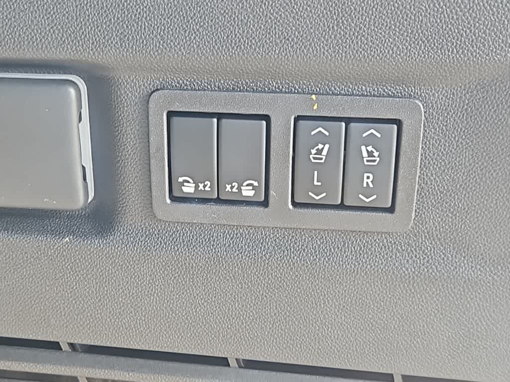 2026 Chevrolet Suburban High Country - Photo 24