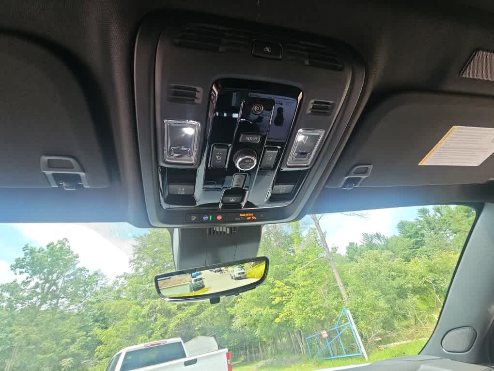 2026 GMC Yukon Denali Ultimate - Photo 16