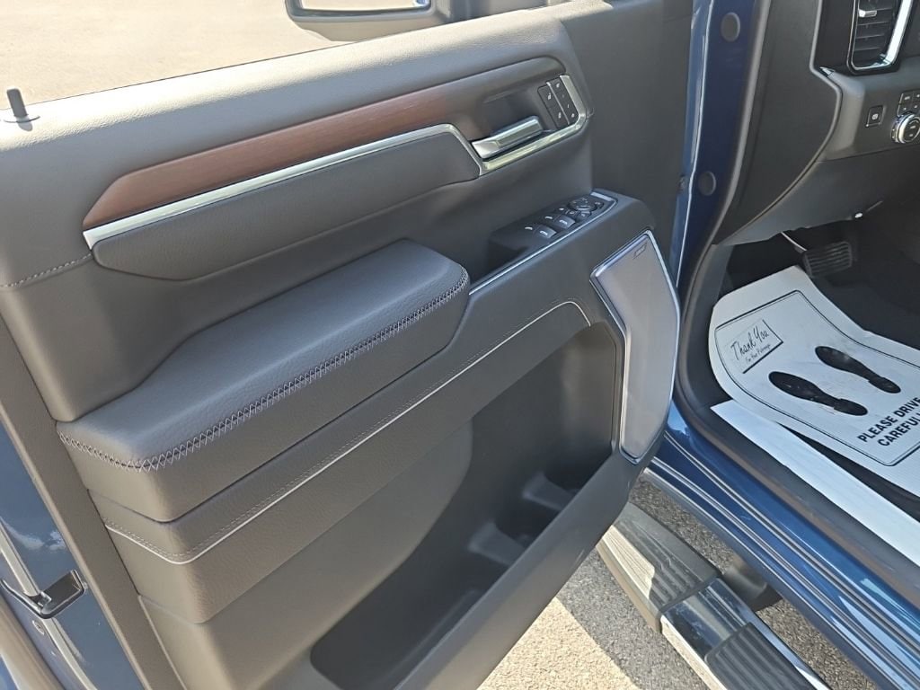 2026 GMC Sierra 3500HD Denali - Photo 8