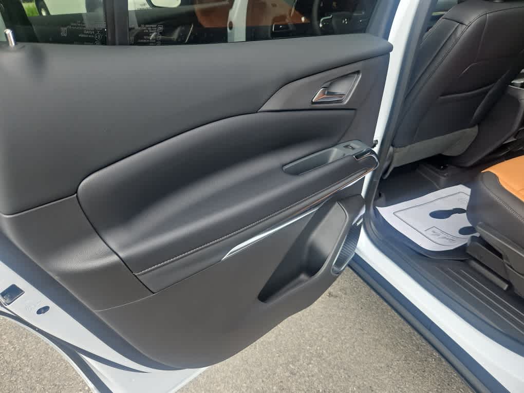 2027 Chevrolet Traverse Z71 - Photo 18