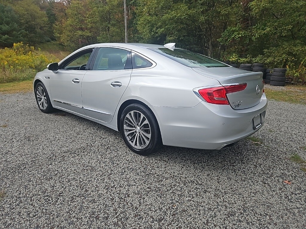 2017 Buick LaCrosse Essence photo 3