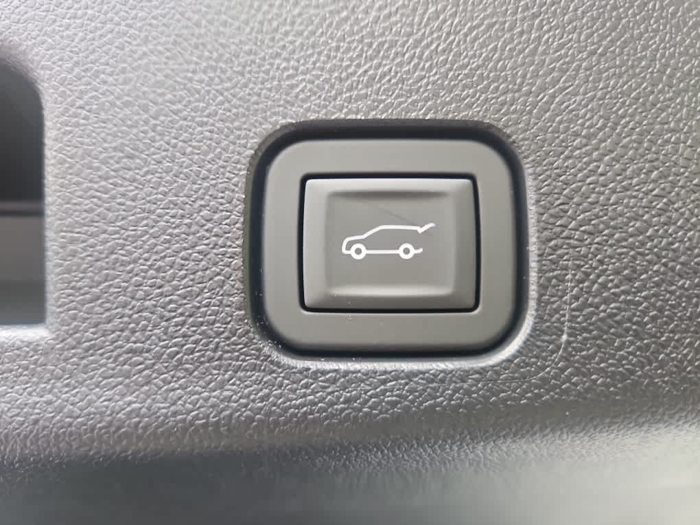 2027 Chevrolet Traverse Z71 - Photo 23
