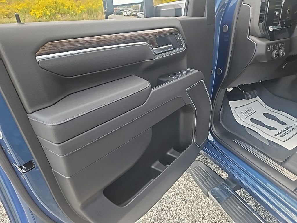 2026 Chevrolet Silverado 3500 HD LT - Photo 9
