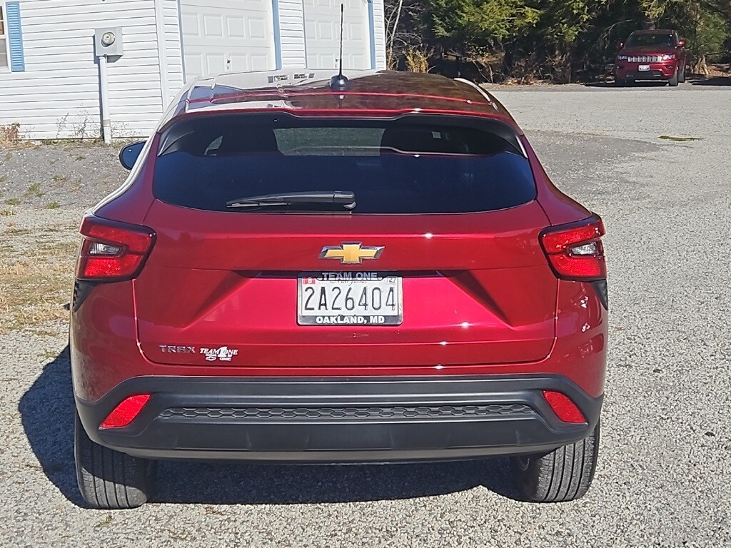 2024 Chevrolet Trax LS photo 4