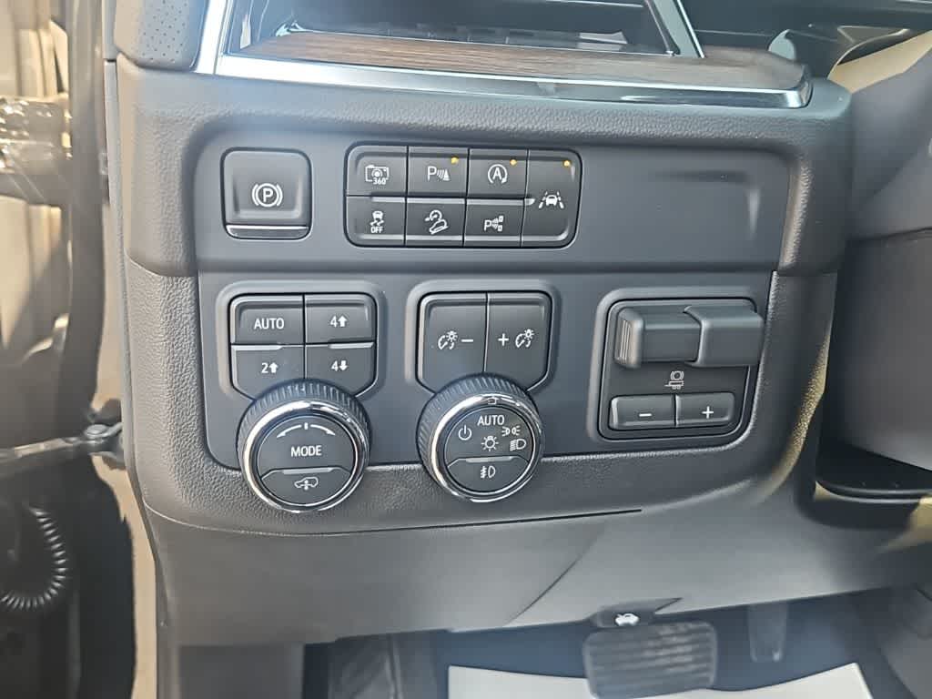 2026 Chevrolet Suburban High Country - Photo 11